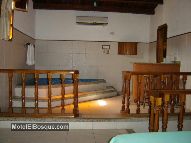  Jacuzzi 